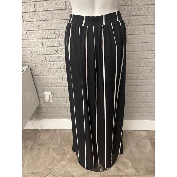 Haute Monda Black & White Striped Shorts Size M - Picture 4 of 8
